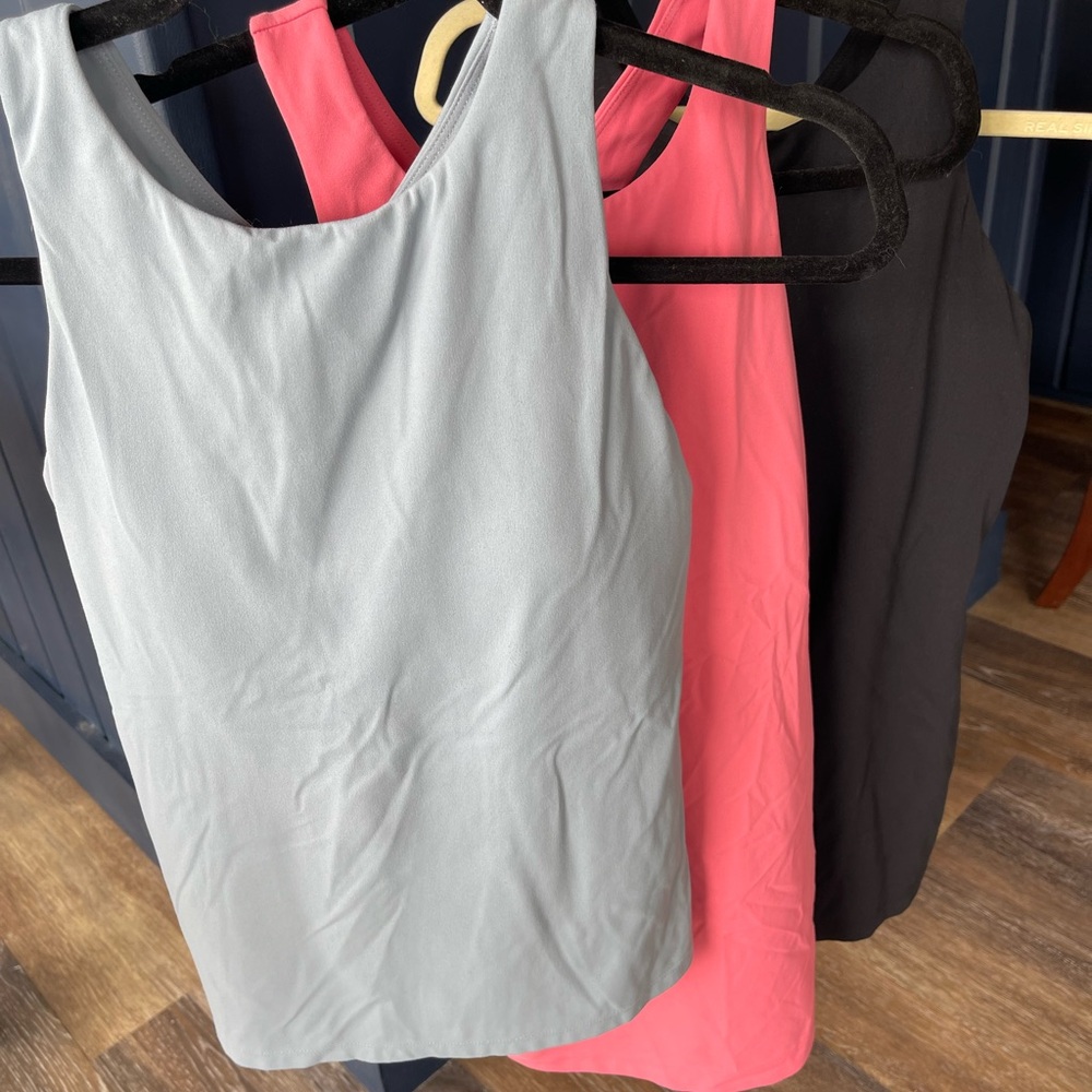 CRZ YOGA Butterllux Women’s Workout Tank Top - Black, Pink, Light Gray - Picture 2 of 6